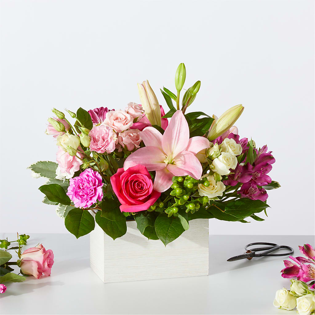 Sweetberry Box – A Florist Original – ANITA'S FLOWERS AND ICE CREAM LLC, Passaic NJ