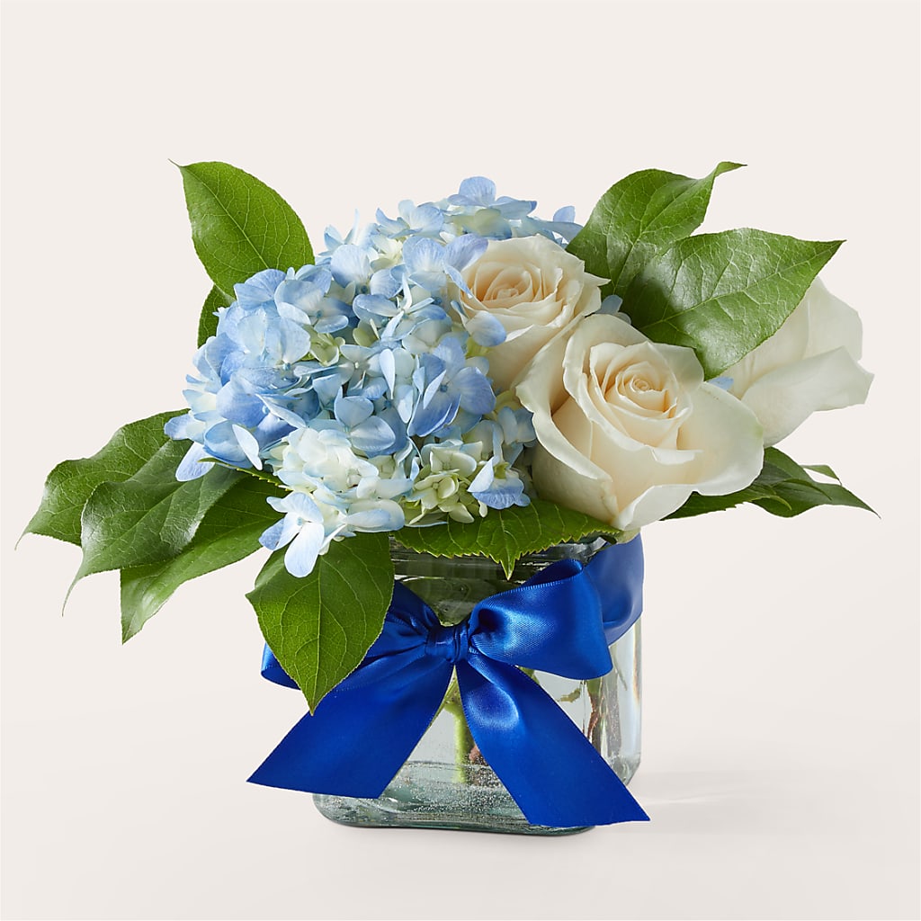 Sky Blue Delight Bouquet – ANITA'S FLOWERS AND ICE CREAM LLC, Passaic NJ