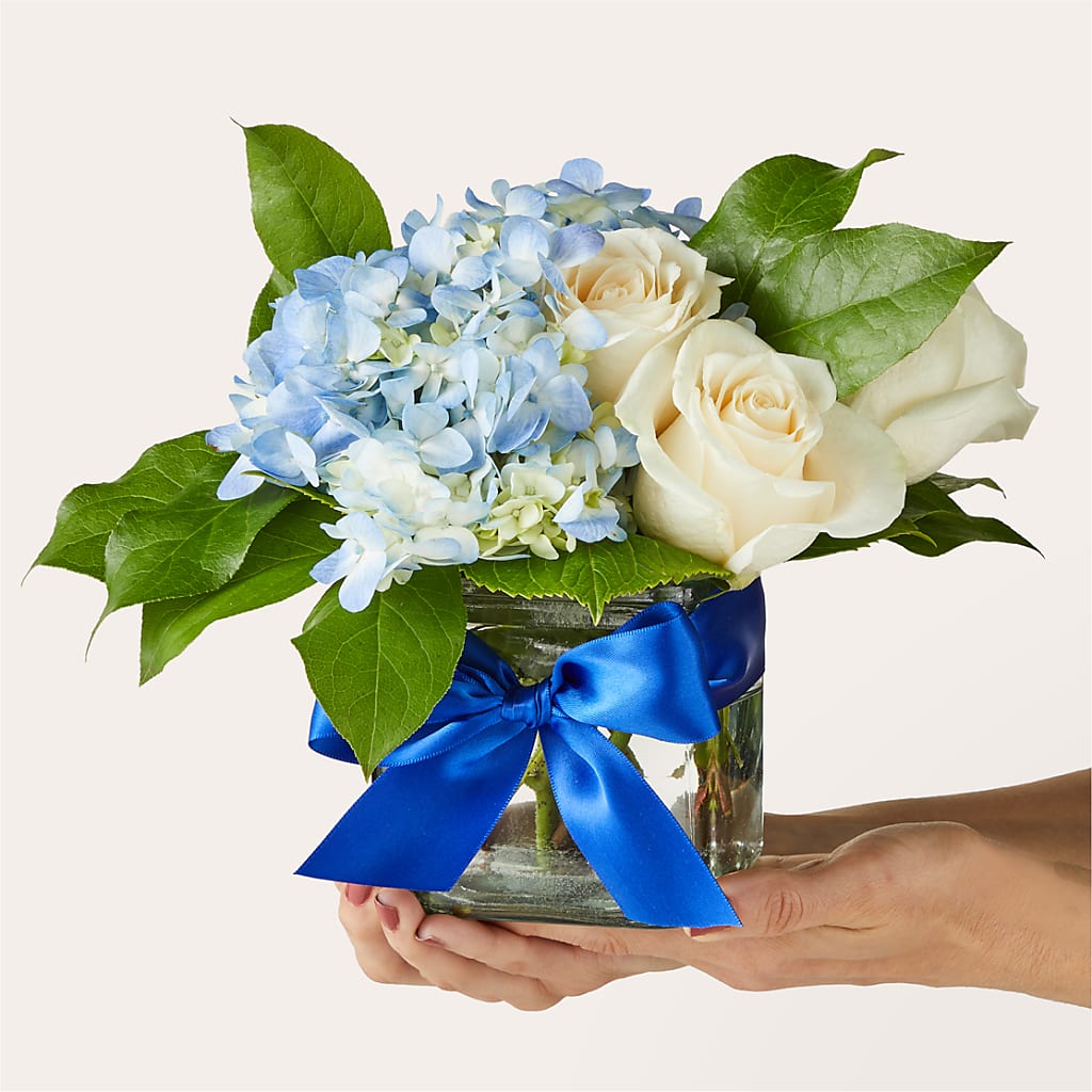 Sky Blue Delight Bouquet – ANITA'S FLOWERS AND ICE CREAM LLC, Passaic NJ