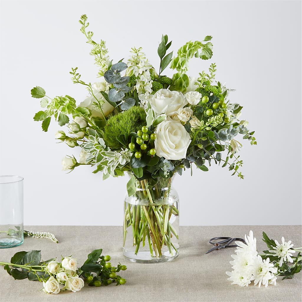 Irish Garden - A Florist Original – ANITA'S FLOWERS AND ICE CREAM LLC, Passaic NJ