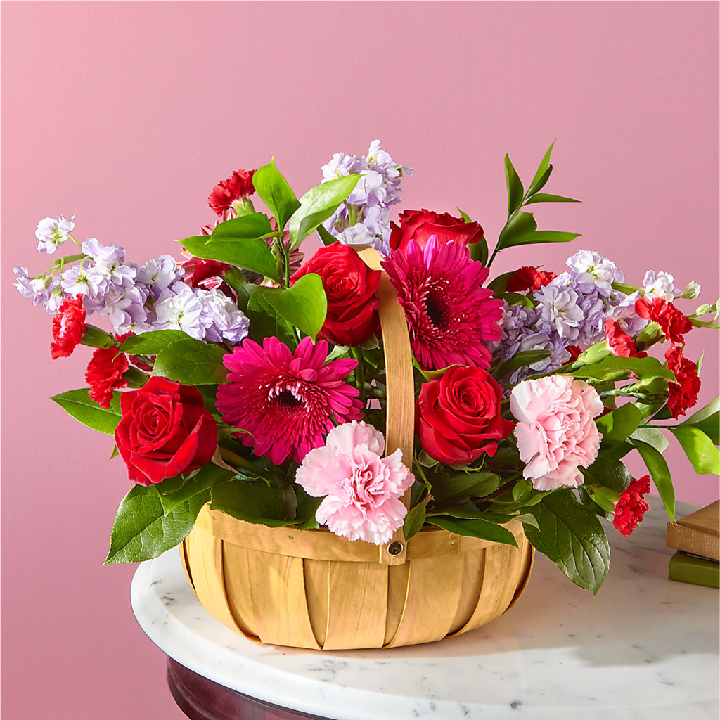 Pink Picnic Basket – ANITA'S FLOWERS AND ICE CREAM LLC, Passaic NJ
