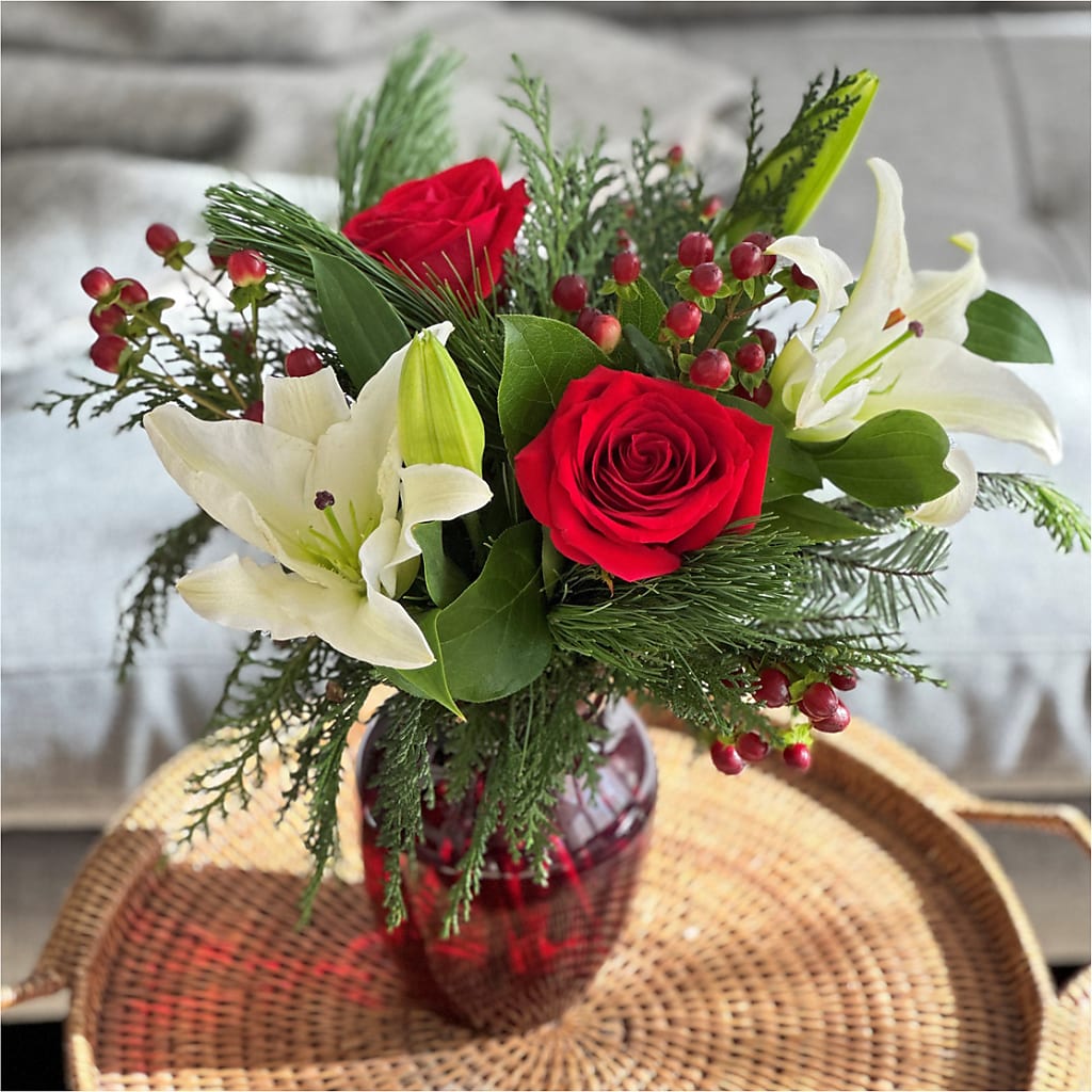 Evergreen Delight Bouquet – ANITA'S FLOWERS AND ICE CREAM LLC, Passaic NJ