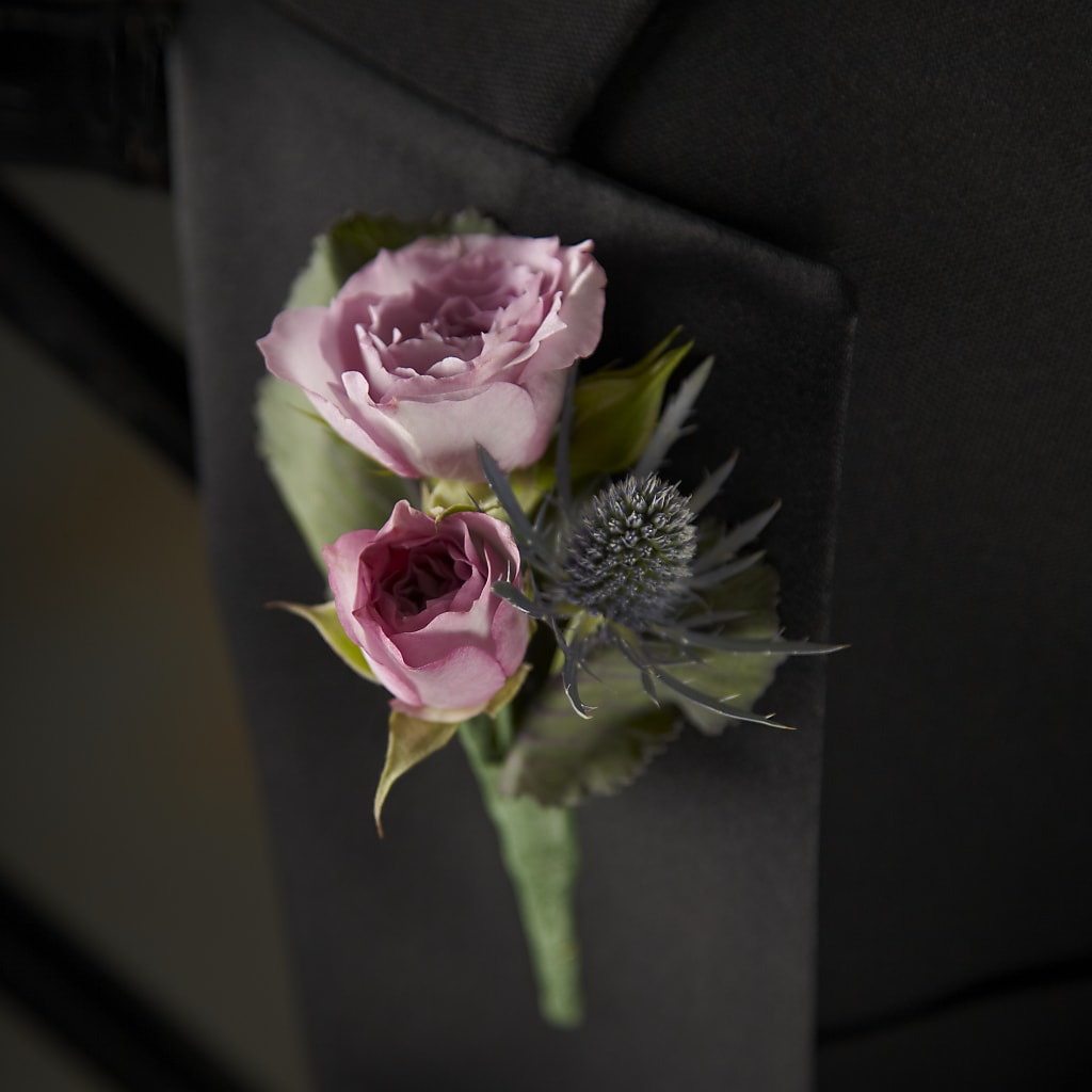 Veronica Boutonniere – ANITA'S FLOWERS AND ICE CREAM LLC, Passaic NJ