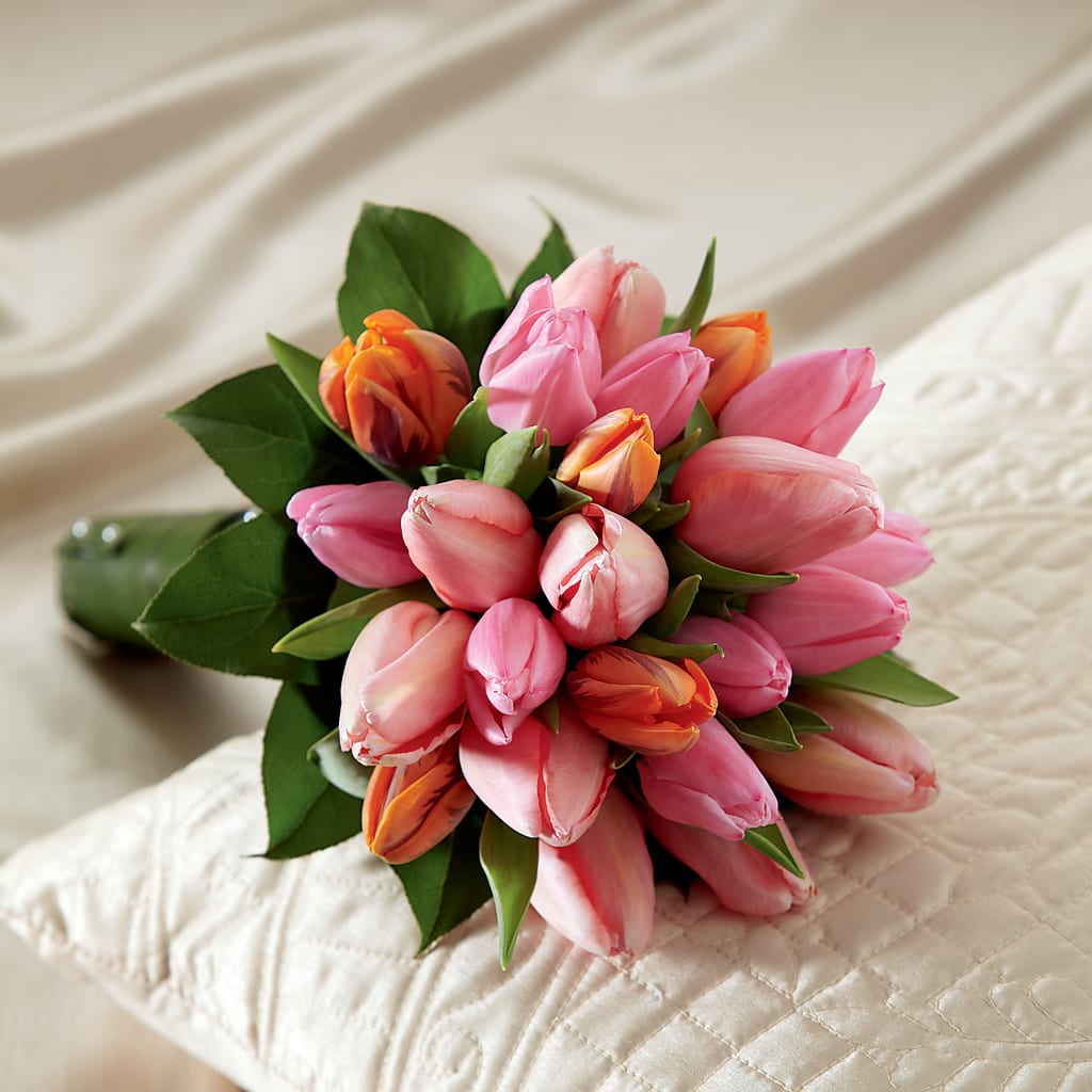 Embraceable Bouquet – ANITA'S FLOWERS AND ICE CREAM LLC, Passaic NJ