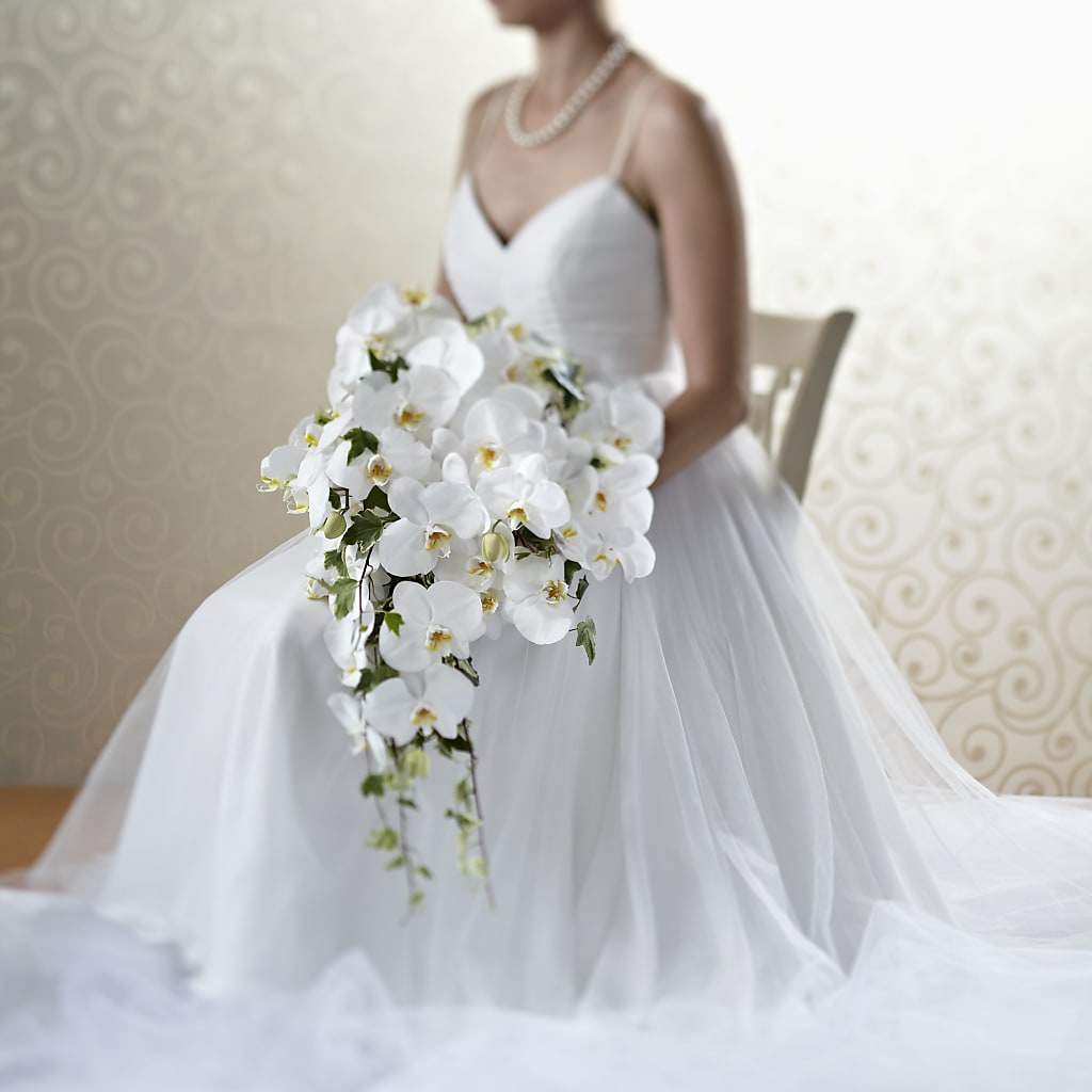 Classic White Bouquet – ANITA'S FLOWERS AND ICE CREAM LLC, Passaic NJ