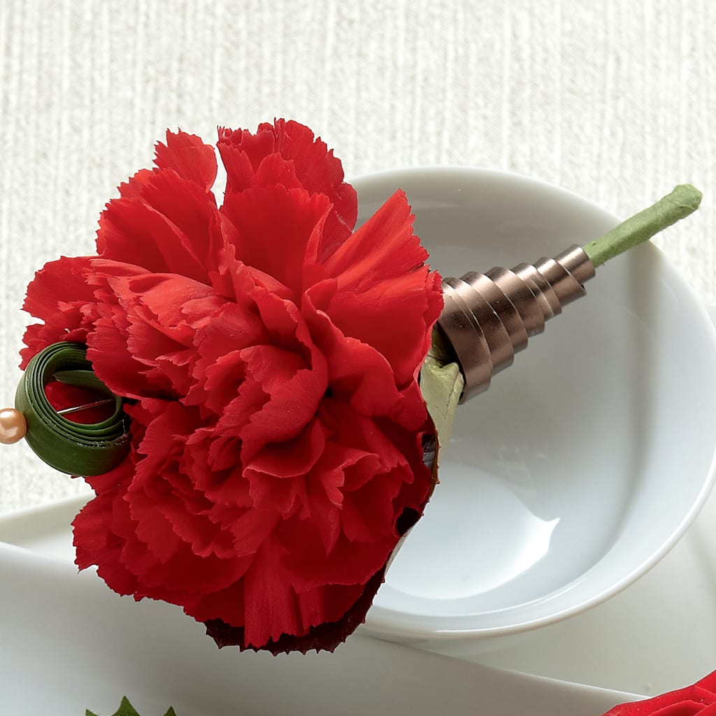 Red Carnation Boutonniere – ANITA'S FLOWERS AND ICE CREAM LLC, Passaic NJ