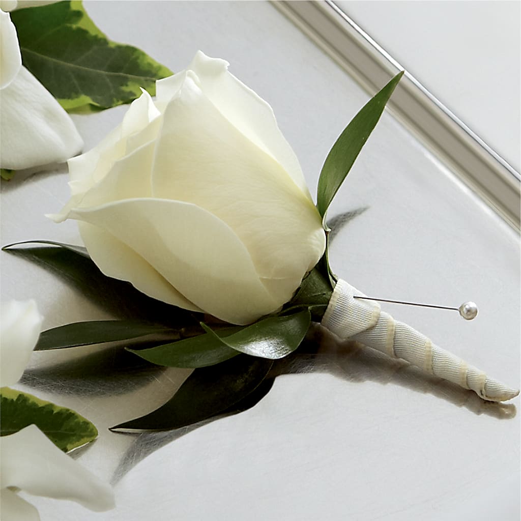 White Rose Boutonniere – ANITA'S FLOWERS AND ICE CREAM LLC, Passaic NJ