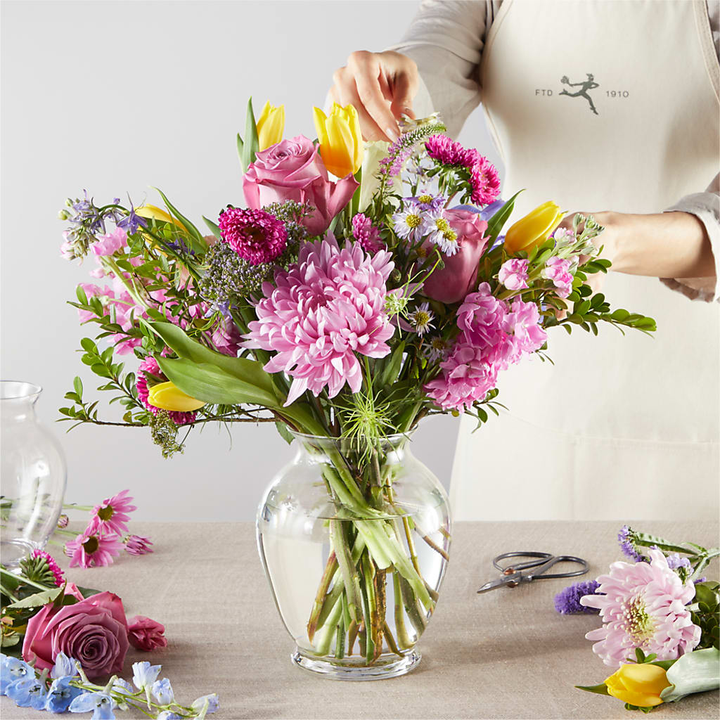 Pastel Tradition - A Florist Original – ANITA'S FLOWERS AND ICE CREAM LLC, Passaic NJ