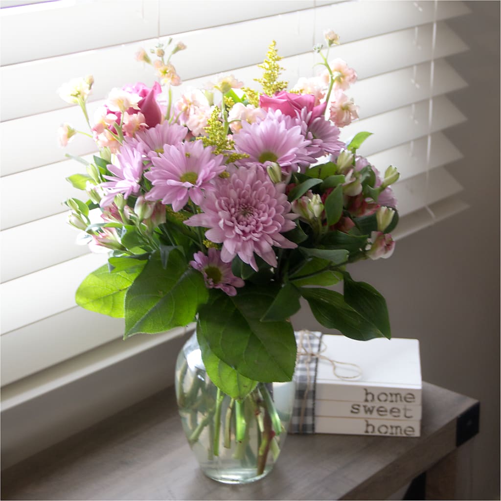 Pastel Tradition - A Florist Original – ANITA'S FLOWERS AND ICE CREAM LLC, Passaic NJ