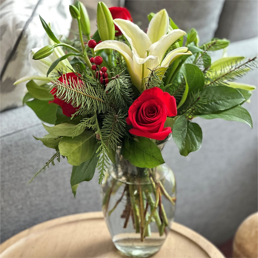 Sparkling Snowflakes Bouquet – ANITA'S FLOWERS AND ICE CREAM LLC, Passaic NJ