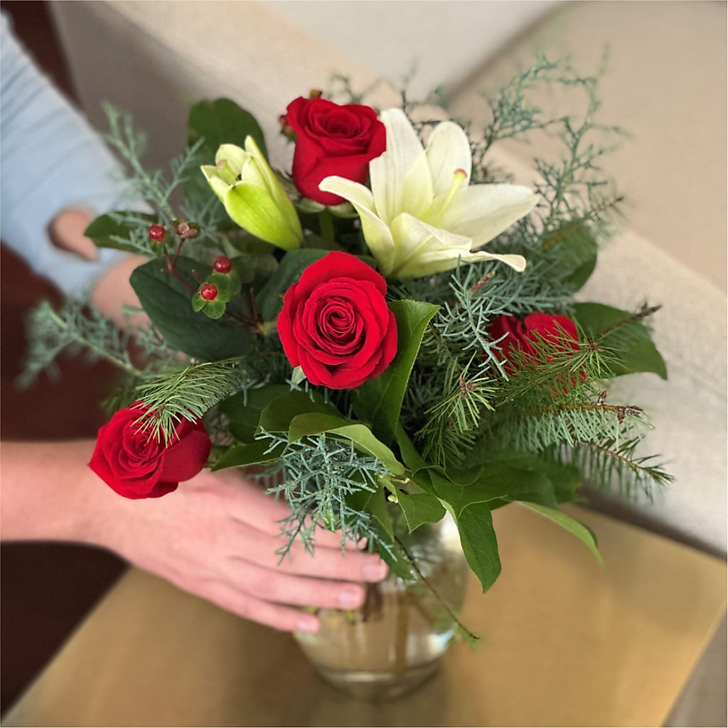 Glittering Lights Bouquet – ANITA'S FLOWERS AND ICE CREAM LLC, Passaic NJ