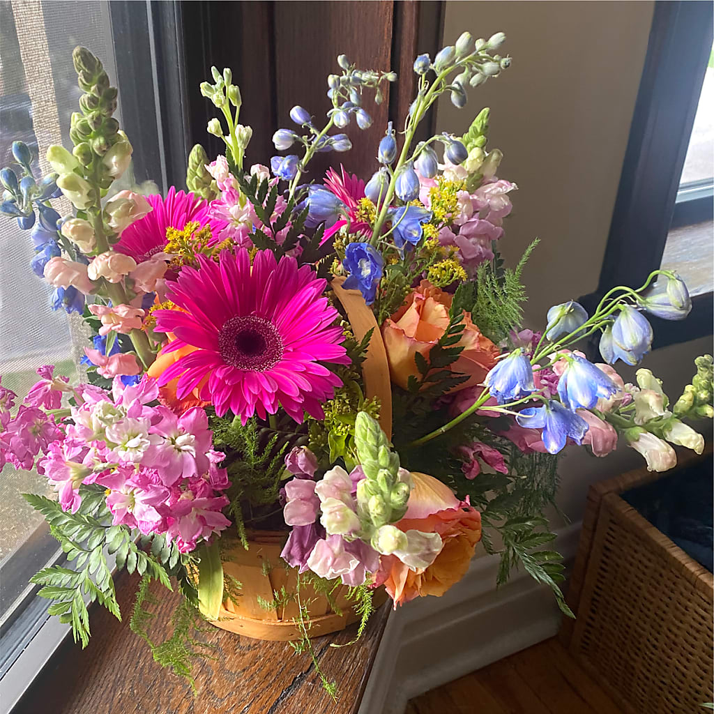 Garden of Life Basket – ANITA'S FLOWERS AND ICE CREAM LLC, Passaic NJ
