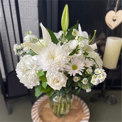 Classic Ivory – A Florist Original – ANITA'S FLOWERS AND ICE CREAM LLC, Passaic NJ