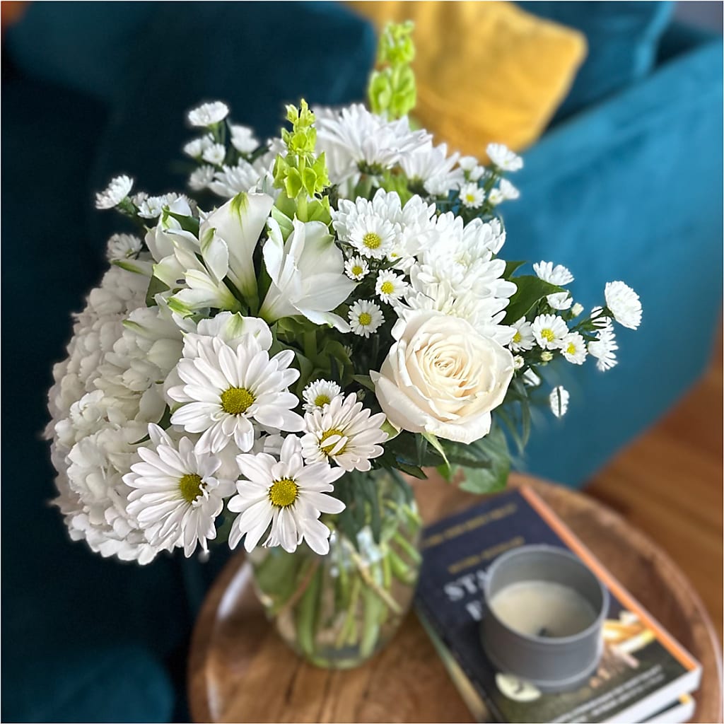 Classic Ivory – A Florist Original – ANITA'S FLOWERS AND ICE CREAM LLC, Passaic NJ