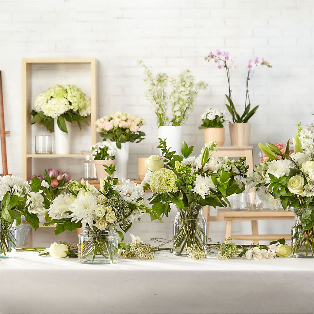 Classic Ivory – A Florist Original – ANITA'S FLOWERS AND ICE CREAM LLC, Passaic NJ