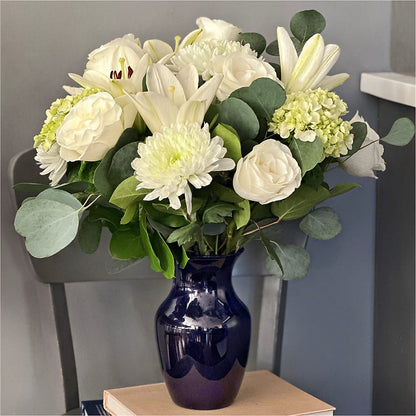 Snowy Dreams Bouquet – ANITA'S FLOWERS AND ICE CREAM LLC, Passaic NJ