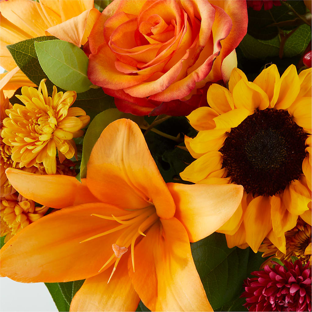 Grateful Centerpiece – ANITA'S FLOWERS AND ICE CREAM LLC, Passaic NJ