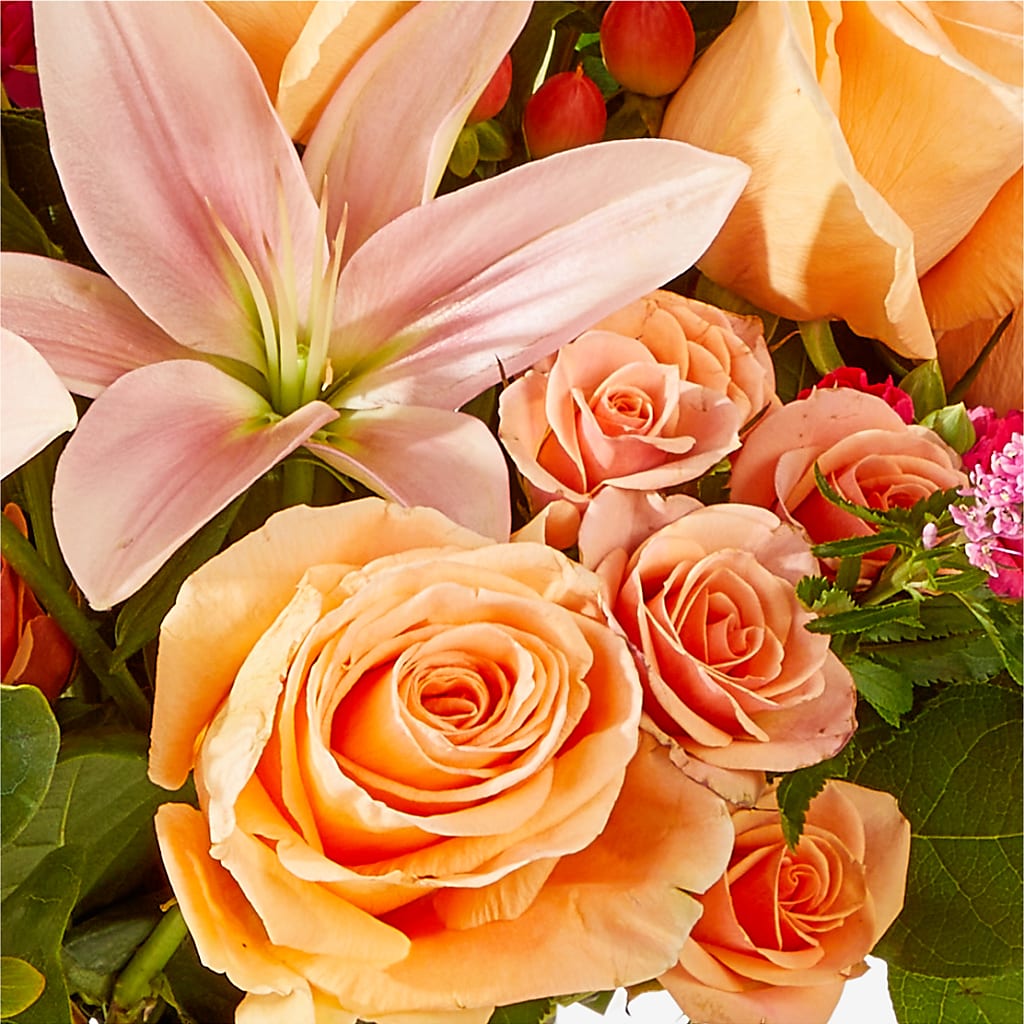 Bisous Bouquet – ANITA'S FLOWERS AND ICE CREAM LLC, Passaic NJ