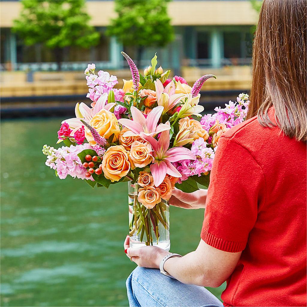 Bisous Bouquet – ANITA'S FLOWERS AND ICE CREAM LLC, Passaic NJ