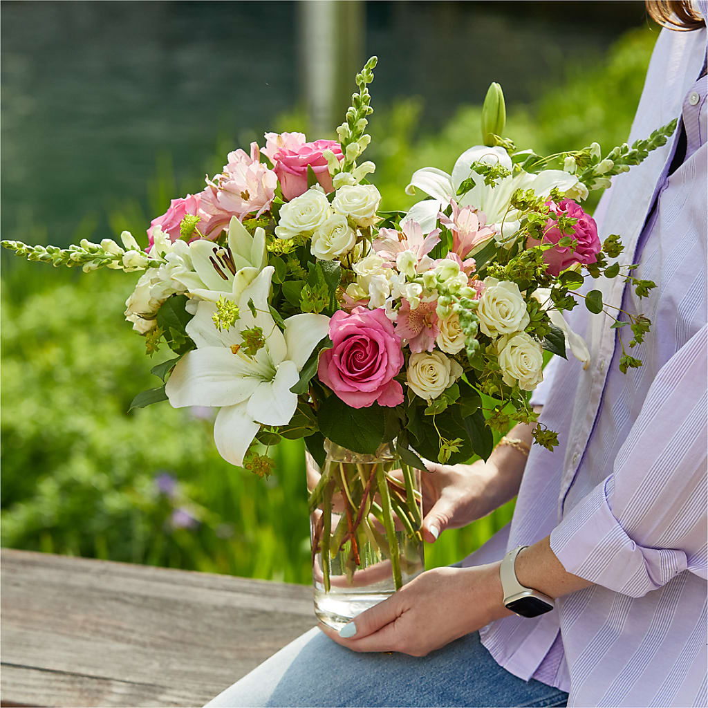 Fondly Bouquet – ANITA'S FLOWERS AND ICE CREAM LLC, Passaic NJ