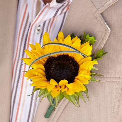 Free Spirit Boutonniere – ANITA'S FLOWERS AND ICE CREAM LLC, Passaic NJ